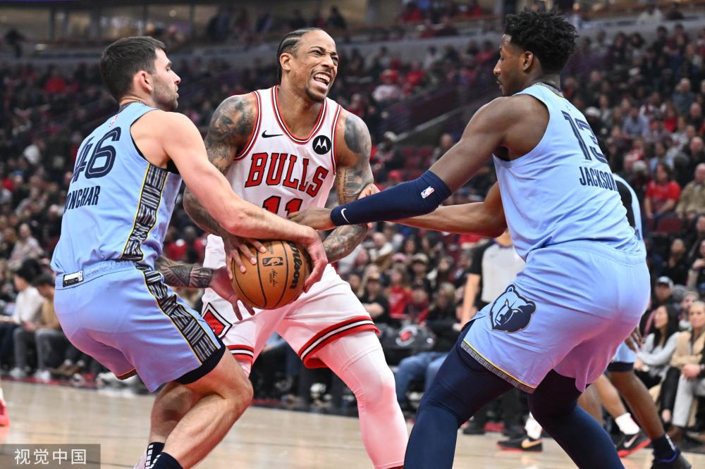 出的年轻球 出的年轻球